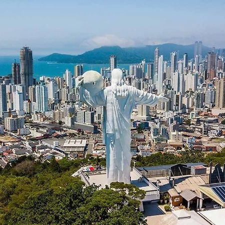 Apto A 100M Da Praia Central Balneário Camboriú 外观 照片