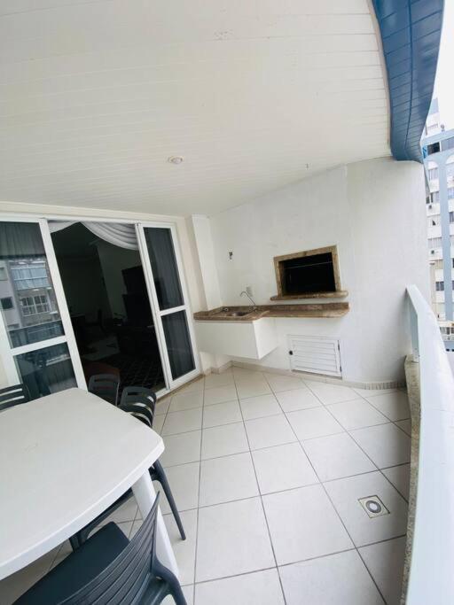 Apto A 100M Da Praia Central Balneário Camboriú 外观 照片