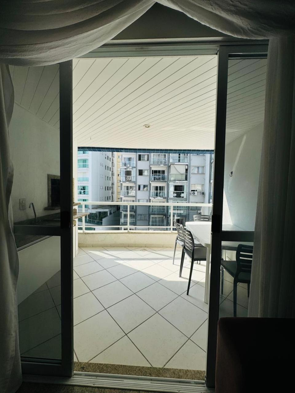 Apto A 100M Da Praia Central Balneário Camboriú 外观 照片