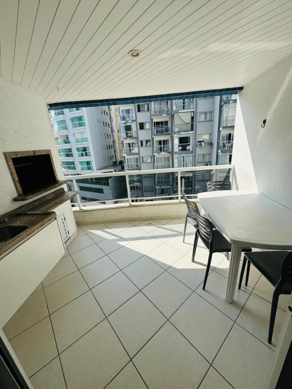 Apto A 100M Da Praia Central Balneário Camboriú 外观 照片